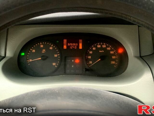 Белый Опель Виваро, объемом двигателя 1.9 л и пробегом 326 тыс. км за 5700 $, фото 5 на Automoto.ua