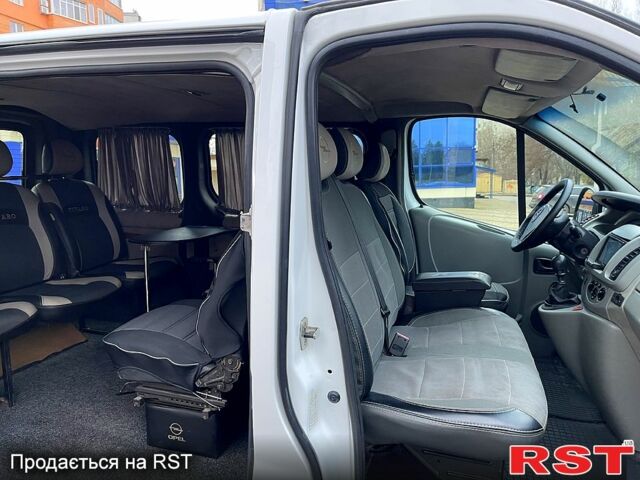 Білий Опель Віваро, об'ємом двигуна 1.9 л та пробігом 347 тис. км за 7500 $, фото 11 на Automoto.ua