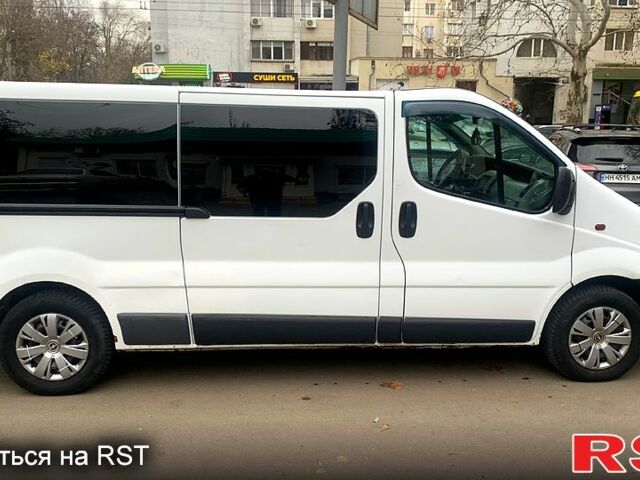 Белый Опель Виваро, объемом двигателя 1.9 л и пробегом 326 тыс. км за 5700 $, фото 1 на Automoto.ua