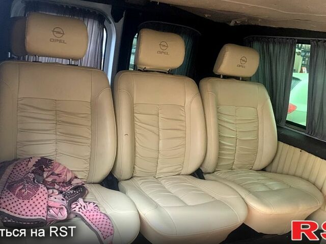 Белый Опель Виваро, объемом двигателя 1.9 л и пробегом 326 тыс. км за 5700 $, фото 8 на Automoto.ua
