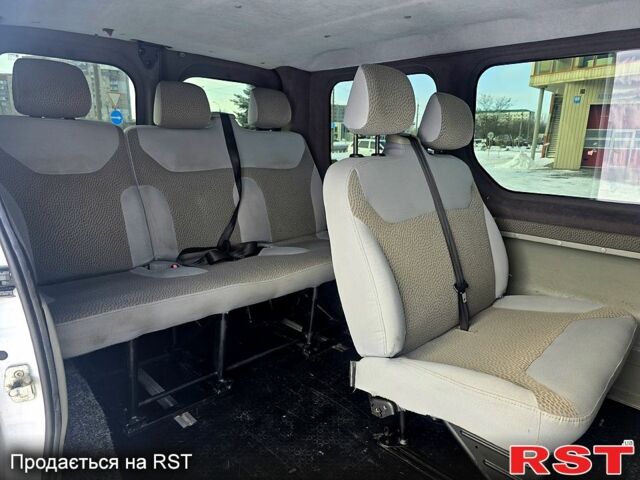 Белый Опель Виваро, объемом двигателя 2 л и пробегом 297 тыс. км за 8500 $, фото 8 на Automoto.ua