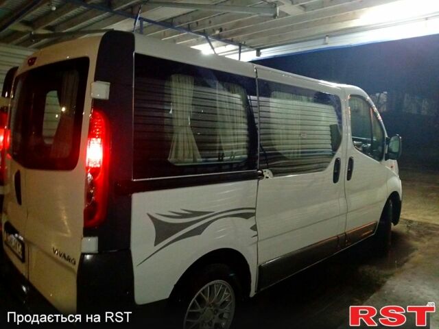 Белый Опель Виваро, объемом двигателя 2 л и пробегом 262 тыс. км за 8500 $, фото 10 на Automoto.ua