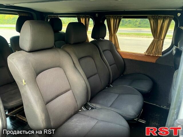 Белый Опель Виваро, объемом двигателя 2.5 л и пробегом 385 тыс. км за 9300 $, фото 5 на Automoto.ua