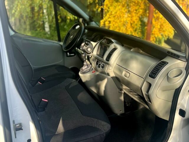 Белый Опель Виваро, объемом двигателя 2 л и пробегом 324 тыс. км за 10999 $, фото 11 на Automoto.ua