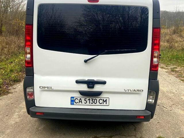 Белый Опель Виваро, объемом двигателя 2 л и пробегом 274 тыс. км за 8500 $, фото 3 на Automoto.ua