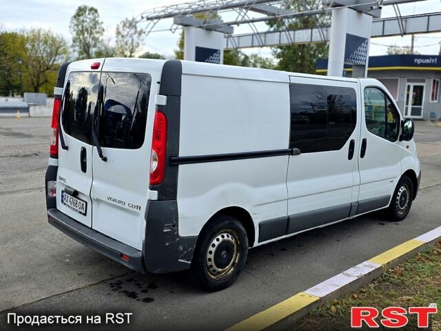 Опель Віваро 2013 у Харкові на Automoto.ua Білий Опель Віваро, об'ємом двигуна 2 л та пробігом 385 тис. км за 12700 $, фото 2 на Automoto.ua