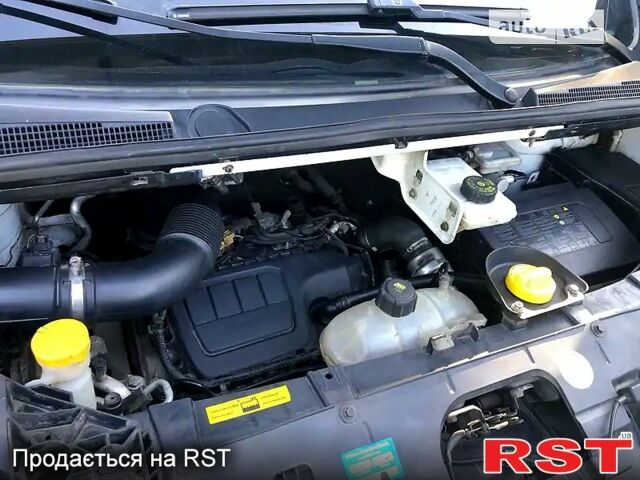 Білий Опель Віваро, об'ємом двигуна 1.6 л та пробігом 296 тис. км за 12700 $, фото 7 на Automoto.ua