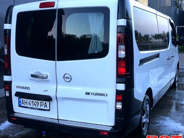 Білий Опель Віваро, об'ємом двигуна 1.6 л та пробігом 296 тис. км за 12700 $, фото 1 на Automoto.ua