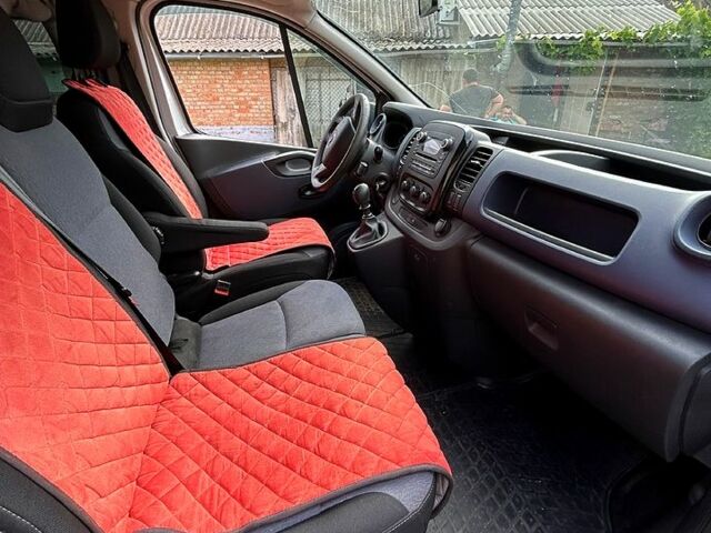 Белый Опель Виваро, объемом двигателя 1.6 л и пробегом 217 тыс. км за 11000 $, фото 6 на Automoto.ua