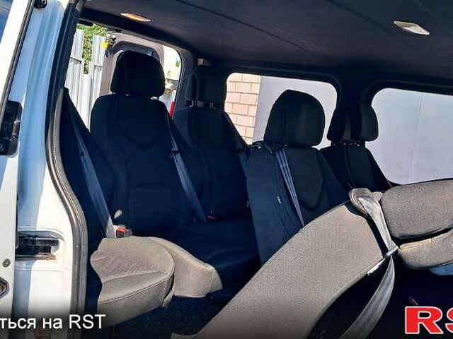 Белый Опель Виваро, объемом двигателя 1.6 л и пробегом 172 тыс. км за 15000 $, фото 6 на Automoto.ua