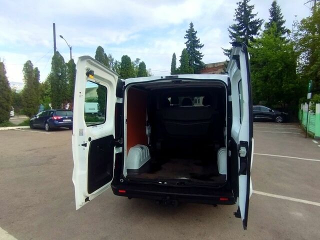 Білий Опель Віваро, об'ємом двигуна 1.6 л та пробігом 173 тис. км за 17400 $, фото 4 на Automoto.ua