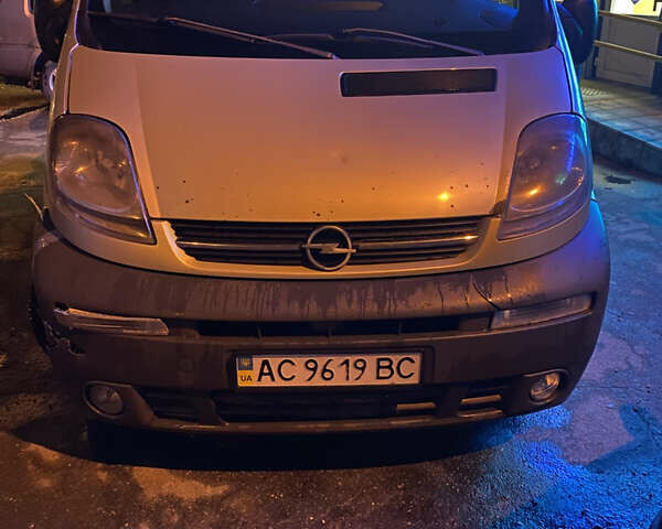 Бежевый Опель Виваро, объемом двигателя 1.87 л и пробегом 495 тыс. км за 5499 $, фото 2 на Automoto.ua