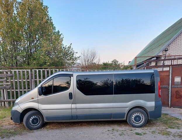Бежевый Опель Виваро, объемом двигателя 2 л и пробегом 200 тыс. км за 9000 $, фото 6 на Automoto.ua