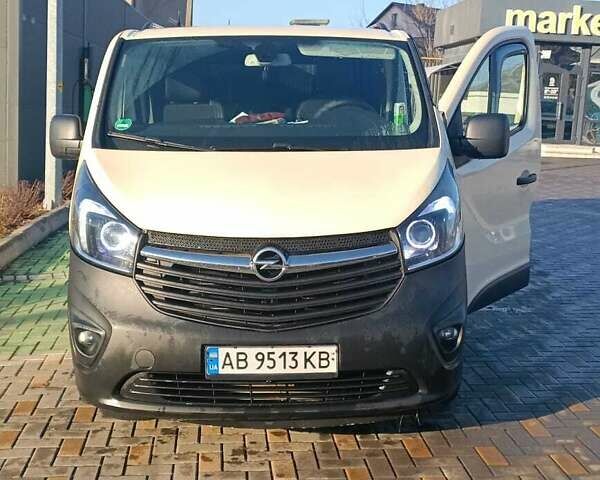 Бежевый Опель Виваро, объемом двигателя 1.6 л и пробегом 310 тыс. км за 17500 $, фото 2 на Automoto.ua