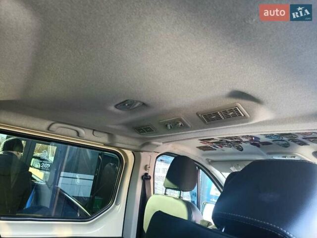 Бежевый Опель Виваро, объемом двигателя 1.6 л и пробегом 310 тыс. км за 17500 $, фото 7 на Automoto.ua