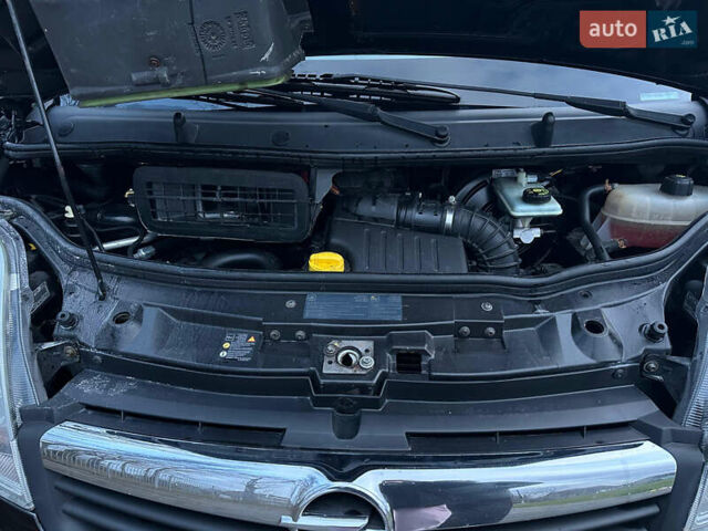 Черный Опель Виваро, объемом двигателя 2 л и пробегом 217 тыс. км за 10999 $, фото 11 на Automoto.ua