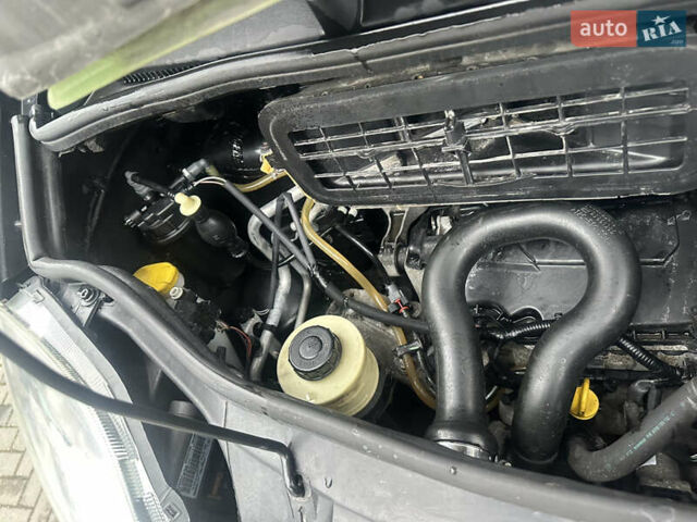 Черный Опель Виваро, объемом двигателя 2 л и пробегом 234 тыс. км за 12600 $, фото 58 на Automoto.ua