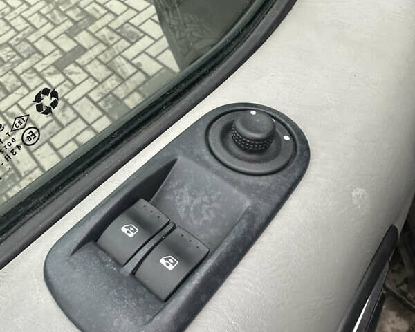 Черный Опель Виваро, объемом двигателя 2 л и пробегом 234 тыс. км за 12600 $, фото 41 на Automoto.ua