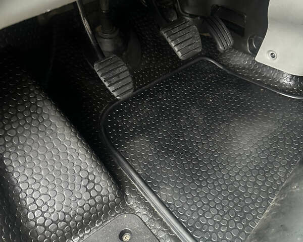 Черный Опель Виваро, объемом двигателя 2 л и пробегом 234 тыс. км за 12600 $, фото 52 на Automoto.ua