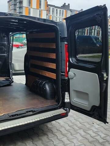 Чорний Опель Віваро, об'ємом двигуна 2 л та пробігом 274 тис. км за 11000 $, фото 12 на Automoto.ua