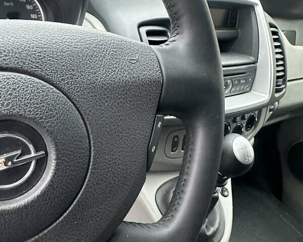 Черный Опель Виваро, объемом двигателя 2 л и пробегом 234 тыс. км за 12600 $, фото 47 на Automoto.ua