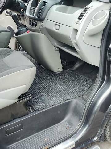 Чорний Опель Віваро, об'ємом двигуна 2 л та пробігом 274 тис. км за 11000 $, фото 13 на Automoto.ua