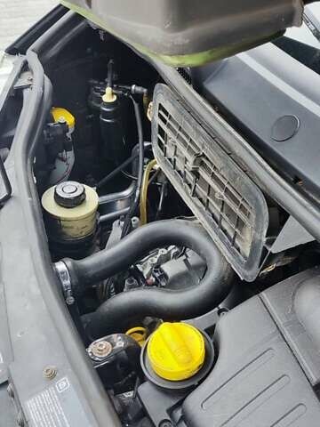 Чорний Опель Віваро, об'ємом двигуна 2 л та пробігом 274 тис. км за 11000 $, фото 23 на Automoto.ua