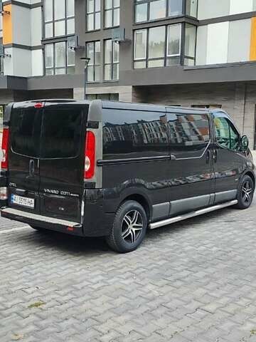Чорний Опель Віваро, об'ємом двигуна 2 л та пробігом 274 тис. км за 11000 $, фото 7 на Automoto.ua