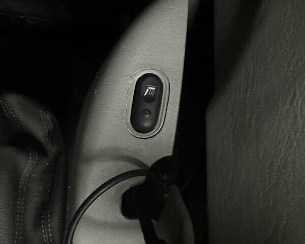 Черный Опель Виваро, объемом двигателя 2 л и пробегом 234 тыс. км за 12600 $, фото 37 на Automoto.ua