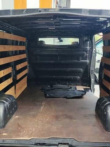 Чорний Опель Віваро, об'ємом двигуна 2 л та пробігом 274 тис. км за 11000 $, фото 15 на Automoto.ua