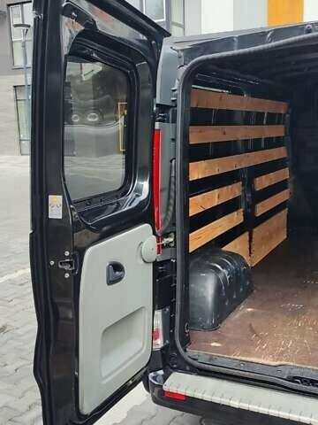 Чорний Опель Віваро, об'ємом двигуна 2 л та пробігом 274 тис. км за 11000 $, фото 16 на Automoto.ua