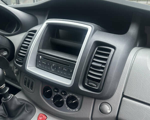 Черный Опель Виваро, объемом двигателя 2 л и пробегом 234 тыс. км за 12600 $, фото 66 на Automoto.ua