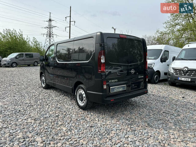 Черный Опель Виваро, объемом двигателя 1.6 л и пробегом 196 тыс. км за 11999 $, фото 7 на Automoto.ua