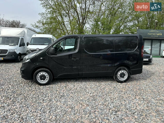 Черный Опель Виваро, объемом двигателя 1.6 л и пробегом 196 тыс. км за 11999 $, фото 6 на Automoto.ua