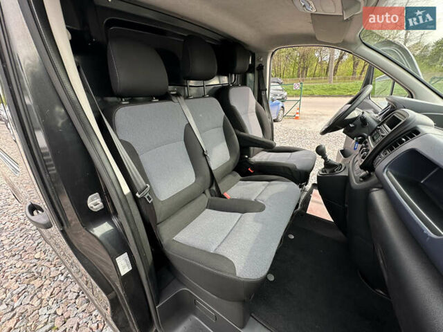 Черный Опель Виваро, объемом двигателя 1.6 л и пробегом 196 тыс. км за 11999 $, фото 26 на Automoto.ua