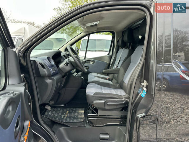 Черный Опель Виваро, объемом двигателя 1.6 л и пробегом 196 тыс. км за 11999 $, фото 19 на Automoto.ua