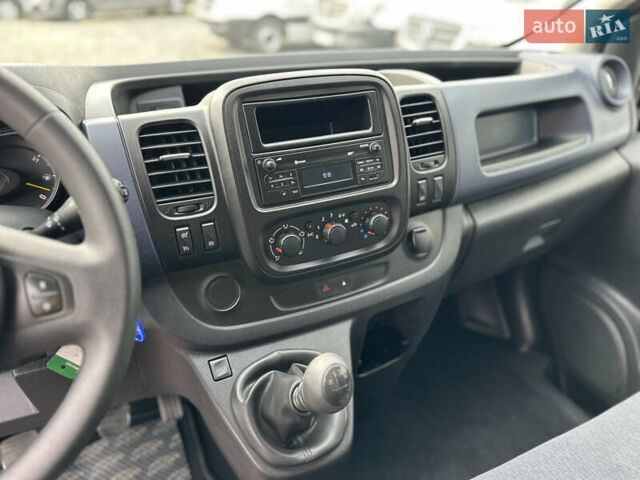 Черный Опель Виваро, объемом двигателя 1.6 л и пробегом 196 тыс. км за 11999 $, фото 23 на Automoto.ua