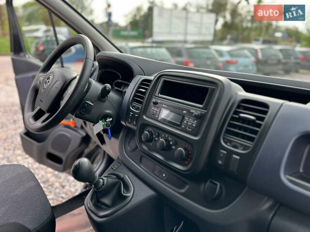 Черный Опель Виваро, объемом двигателя 1.6 л и пробегом 196 тыс. км за 11999 $, фото 27 на Automoto.ua