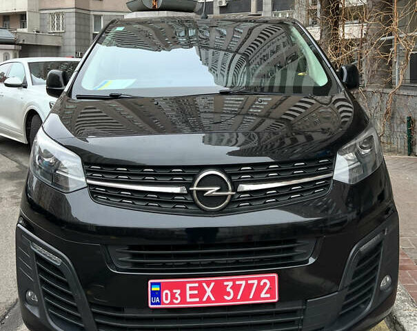 Черный Опель Виваро, объемом двигателя 2 л и пробегом 238 тыс. км за 24000 $, фото 4 на Automoto.ua