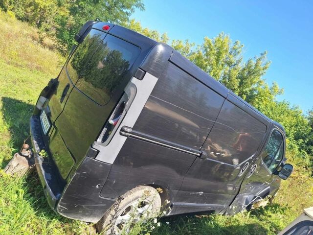 Черный Опель Виваро, объемом двигателя 1.9 л и пробегом 444 тыс. км за 2500 $, фото 3 на Automoto.ua