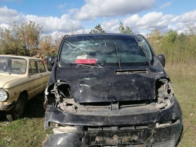 Черный Опель Виваро, объемом двигателя 1.9 л и пробегом 444 тыс. км за 2500 $, фото 4 на Automoto.ua