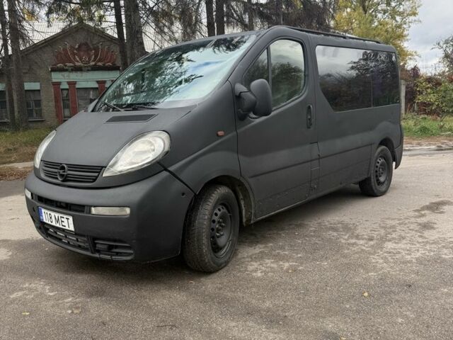Черный Опель Виваро, объемом двигателя 1.9 л и пробегом 250 тыс. км за 3150 $, фото 2 на Automoto.ua