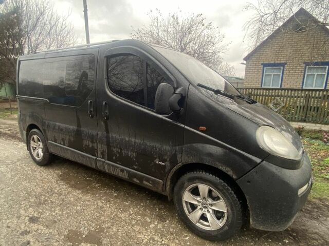 Чорний Опель Віваро, об'ємом двигуна 2.5 л та пробігом 380 тис. км за 7100 $, фото 1 на Automoto.ua