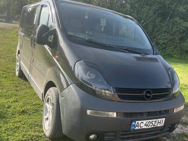 Чорний Опель Віваро, об'ємом двигуна 1.9 л та пробігом 400 тис. км за 6500 $, фото 5 на Automoto.ua