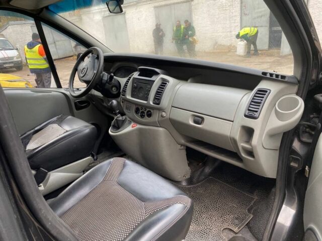 Опель Виваро 2005 в Харькове на Automoto.ua Черный Опель Виваро, объемом двигателя 1.9 л и пробегом 250 тыс. км за 3200 $, фото 3 на Automoto.ua