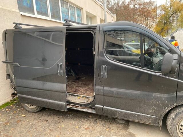 Опель Виваро 2005 в Харькове на Automoto.ua Черный Опель Виваро, объемом двигателя 1.9 л и пробегом 250 тыс. км за 3200 $, фото 4 на Automoto.ua