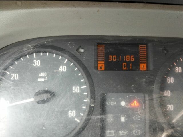 Черный Опель Виваро, объемом двигателя 0 л и пробегом 100 тыс. км за 3800 $, фото 4 на Automoto.ua