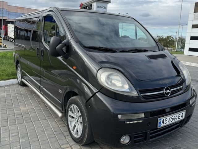 Черный Опель Виваро, объемом двигателя 2.5 л и пробегом 200 тыс. км за 8900 $, фото 1 на Automoto.ua
