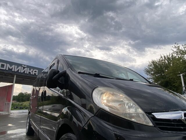 Чорний Опель Віваро, об'ємом двигуна 1.9 л та пробігом 300 тис. км за 9500 $, фото 4 на Automoto.ua