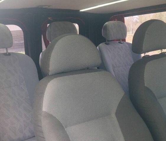 Чорний Опель Віваро, об'ємом двигуна 2.46 л та пробігом 400 тис. км за 8800 $, фото 7 на Automoto.ua